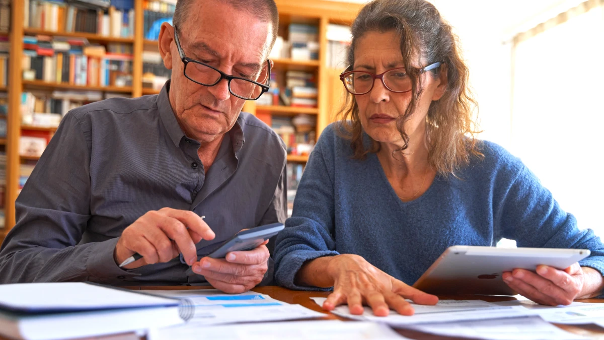 Retraités : votre compte bancaire bientôt contrôlé ? Ce que votre caisse peut vraiment voir en 2025