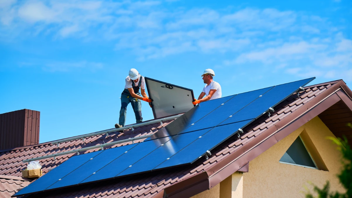 Panneaux solaires : Attendez début octobre pour effectuer votre installation et faire des économies