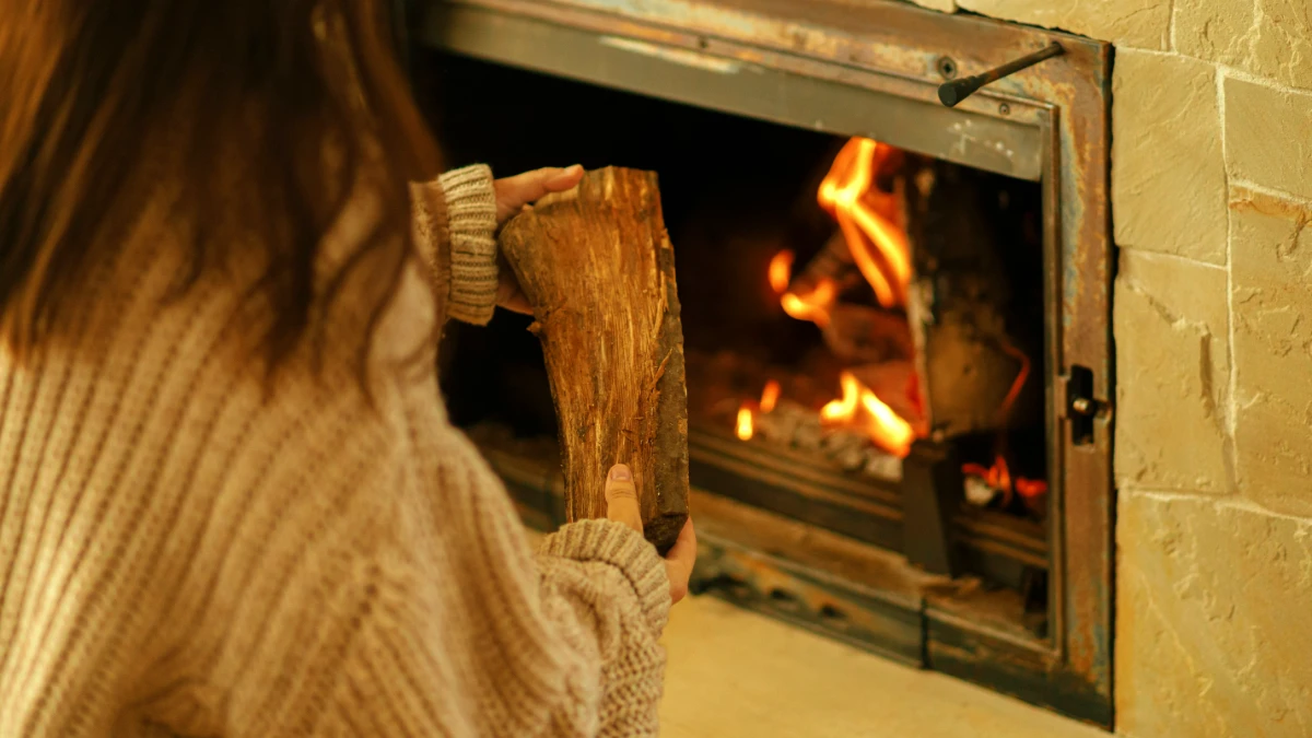 Chauffage au bois : 450€ d'amende si vous oubliez ça en septembre !